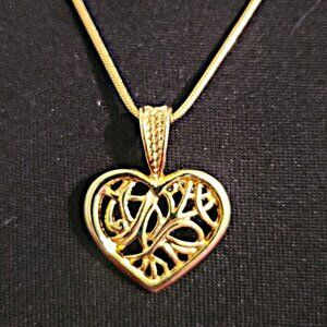 💛 Gold-Tone Filigree Heart Pendant Necklace